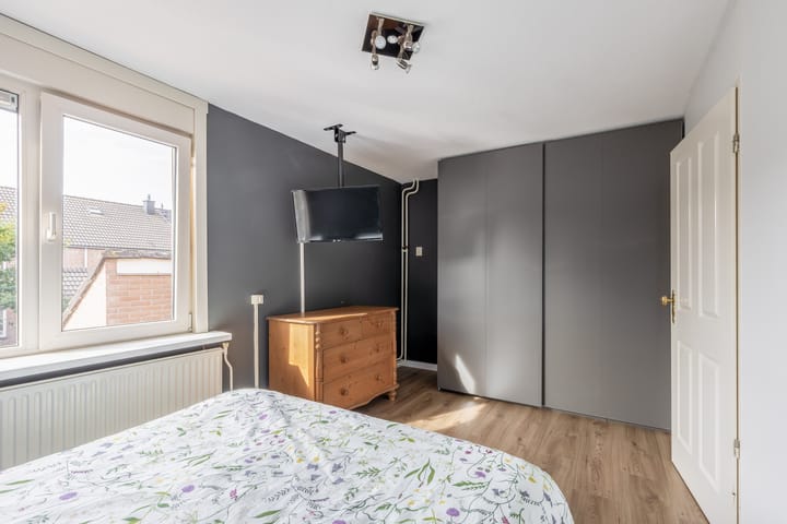 Hoekwoning te koop: Albert Verweijlaan 45, Hillegom