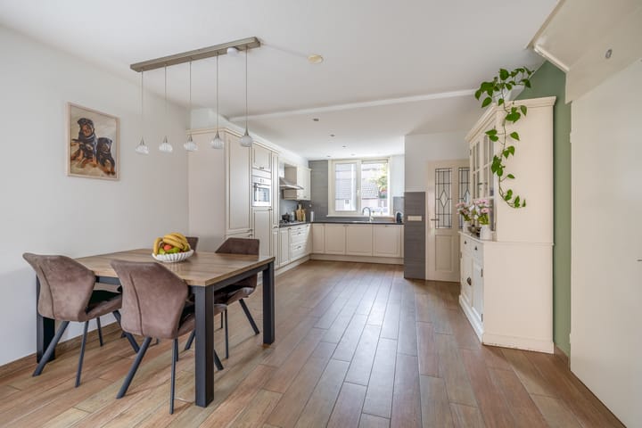 Hoekwoning te koop: Albert Verweijlaan 45, Hillegom