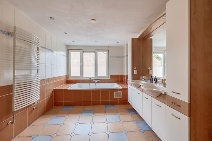 Hoekwoning te koop: Albert Verweijlaan 45, Hillegom