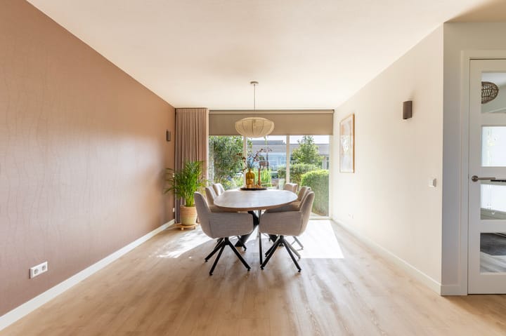 Tussenwoning te koop: Ridder Arnoud van Amstelstraat 12, Polsbroek