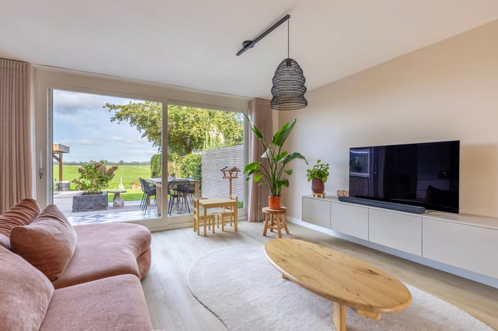 Tussenwoning te koop: Ridder Arnoud van Amstelstraat 12, Polsbroek