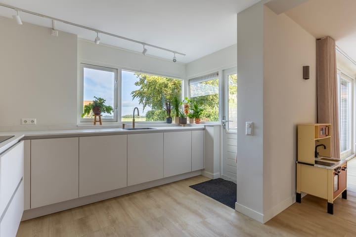 Tussenwoning te koop: Ridder Arnoud van Amstelstraat 12, Polsbroek