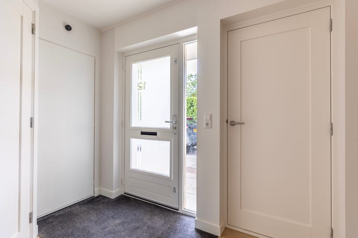 Tussenwoning te koop: Ridder Arnoud van Amstelstraat 12, Polsbroek