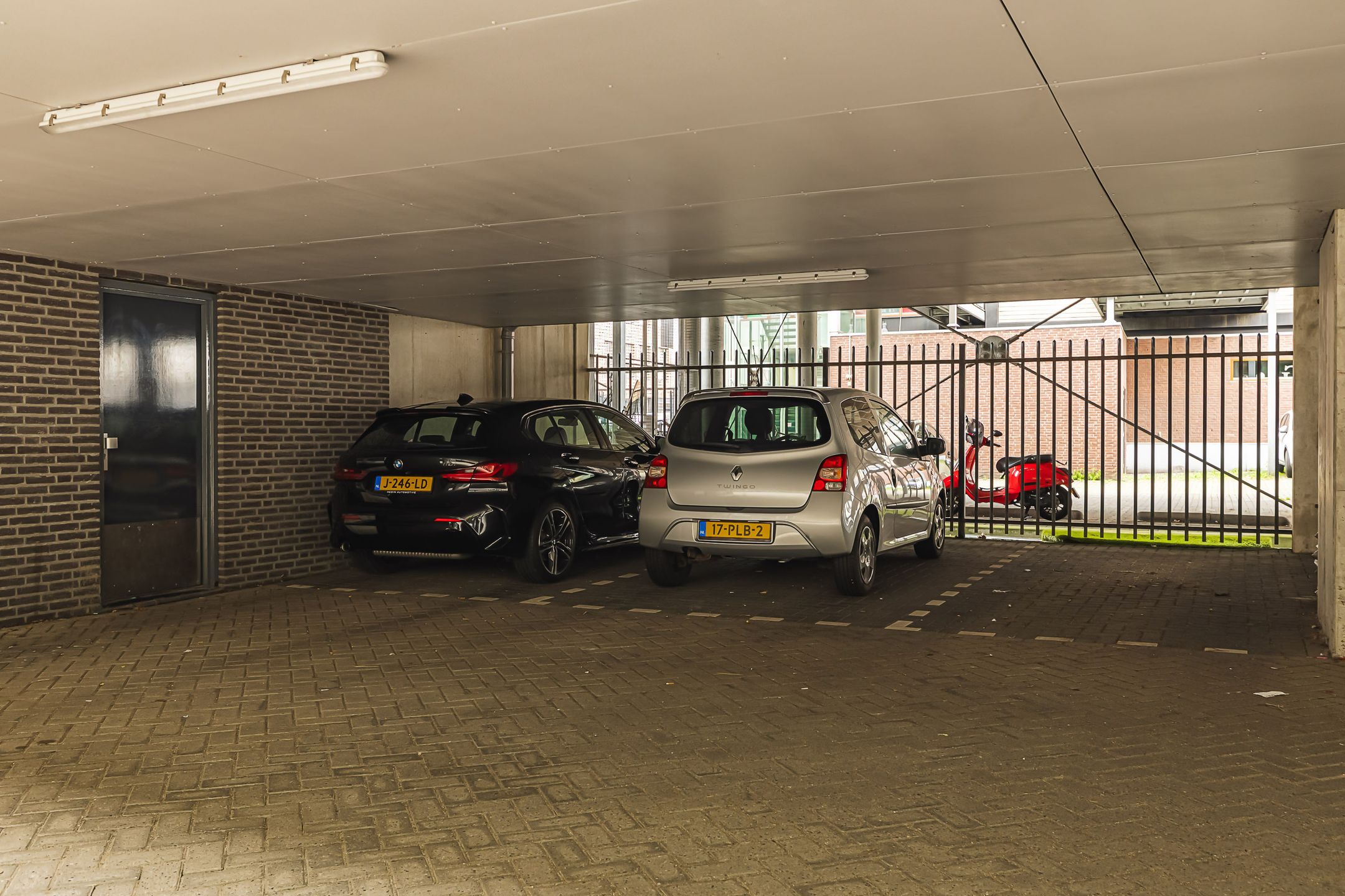 Photo 30 of Donkvaart 7-B6