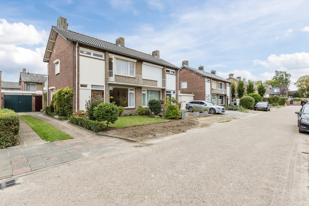Photo 43 of Van Spreeuwelstraat 17
