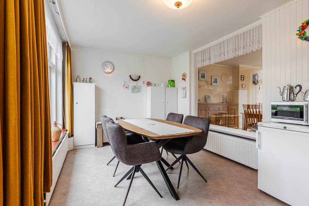 Photo 8 of Van Spreeuwelstraat 17
