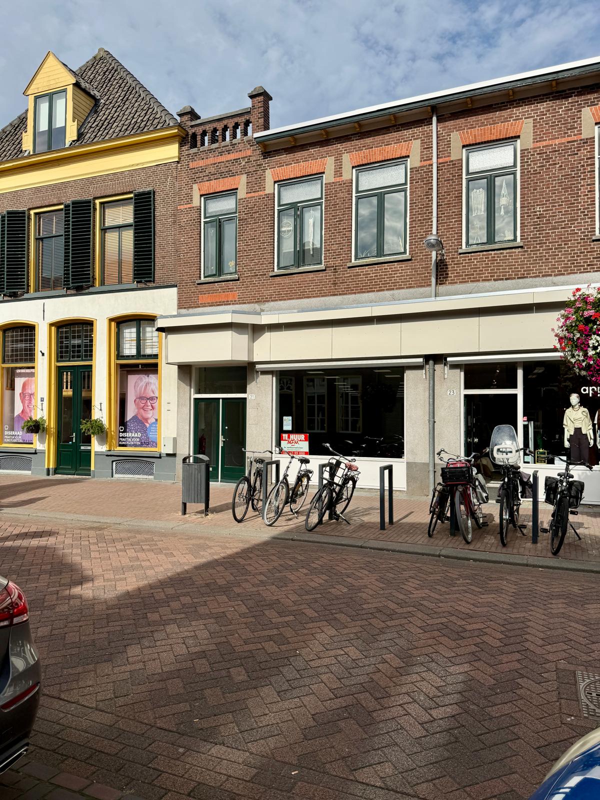 View photo 3 of Laarstraat 21