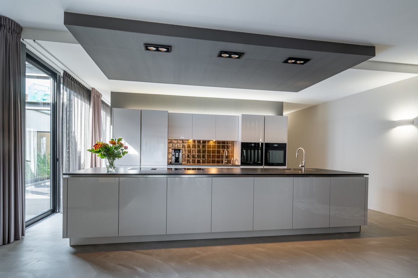 Photo 5 of Deken Nicolaijestraat 24