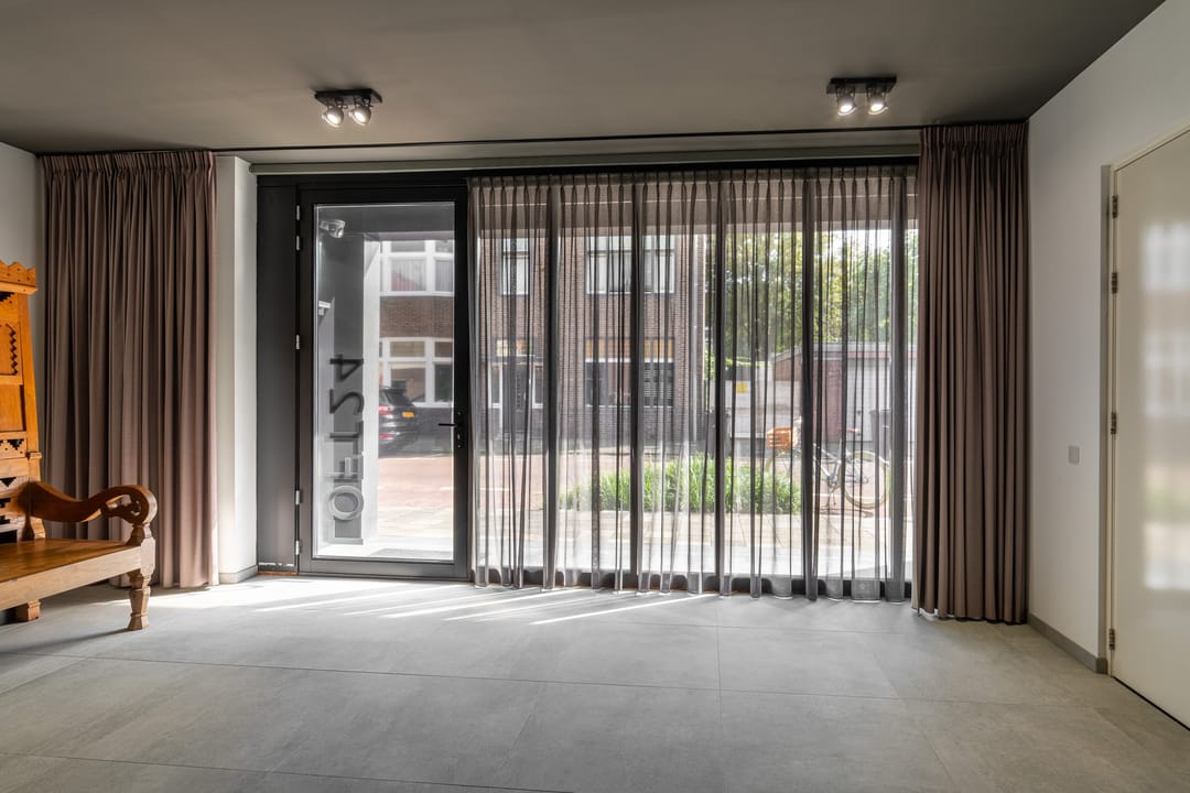 Photo 13 of Deken Nicolaijestraat 24