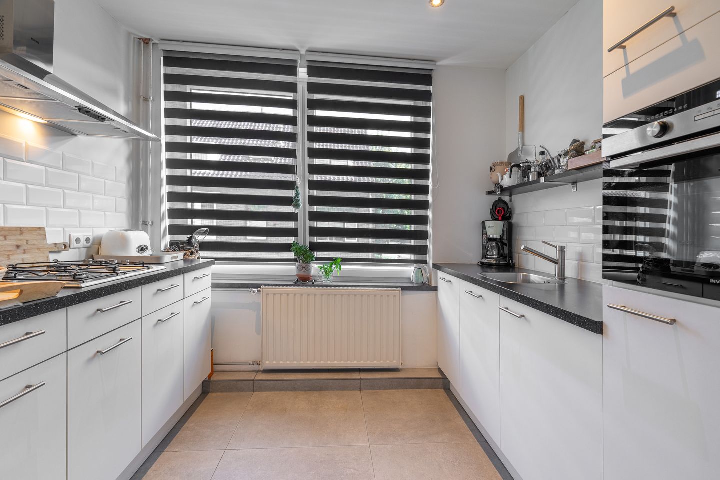 Photo 35 of Deken Nicolaijestraat 24
