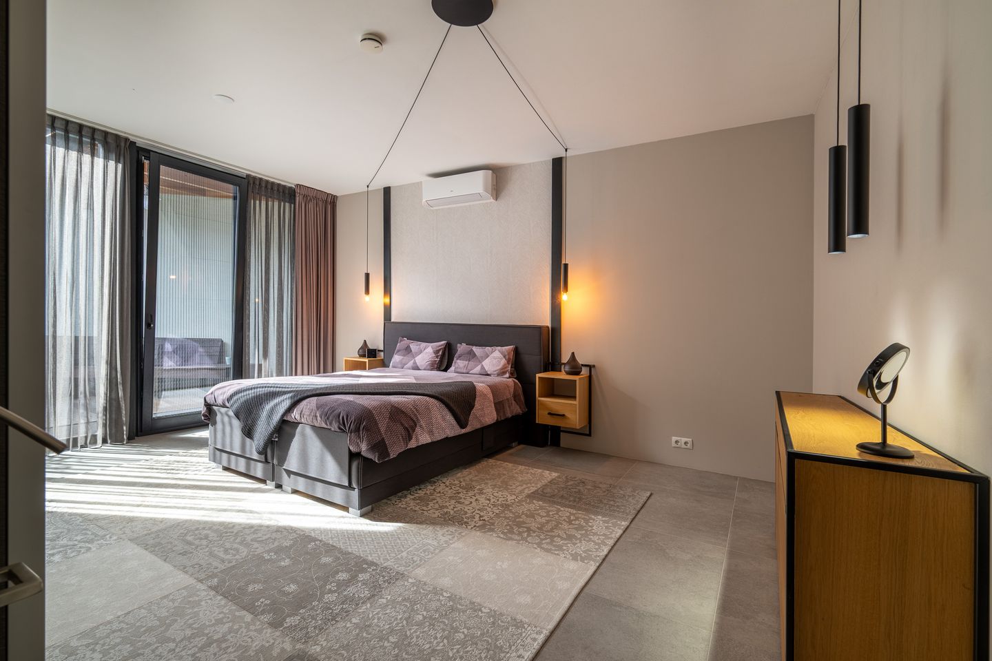 Photo 14 of Deken Nicolaijestraat 24