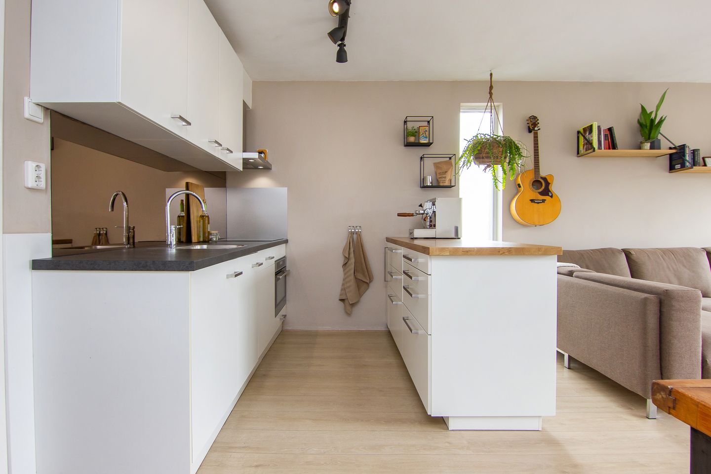 Photo 14 of Meester Cornelisstraat 41