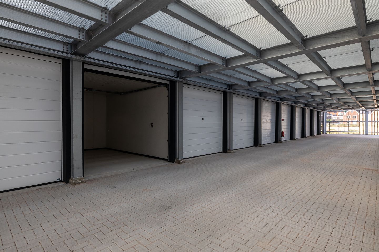 View photo 5 of Vlotlaan 533-H
