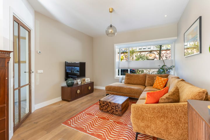 Tussenwoning te koop: Mgr. Van de Weteringstraat 20, Hilversum