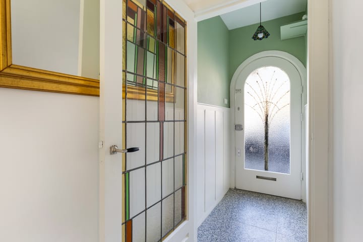 Tussenwoning te koop: Mgr. Van de Weteringstraat 20, Hilversum