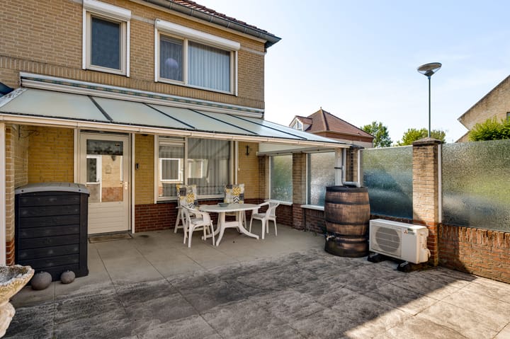 Hoekwoning te koop: Rinus pereirastraat 1, Reuver