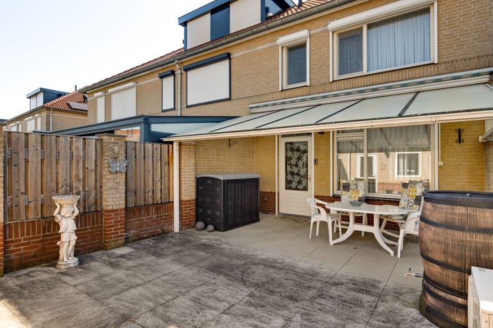 Hoekwoning te koop: Rinus pereirastraat 1, Reuver