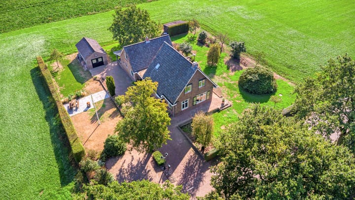 Photo 2 of Kruisdijk 7