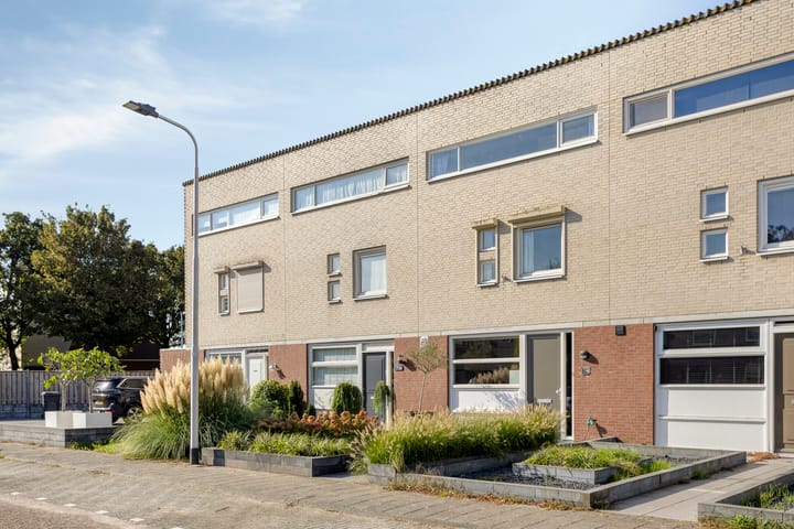 Tussenwoning te koop: Ophemertstraat 63, Tilburg