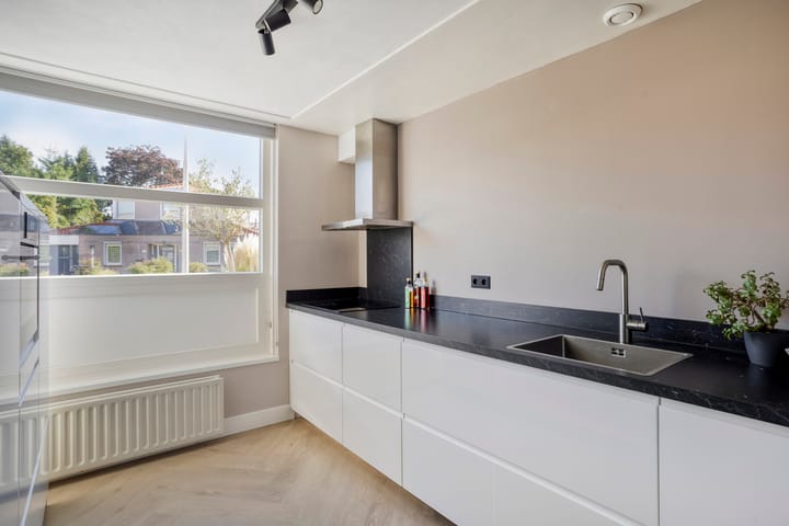Tussenwoning te koop: Ophemertstraat 63, Tilburg