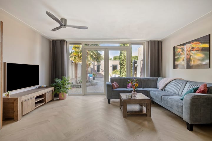 Tussenwoning te koop: Ophemertstraat 63, Tilburg