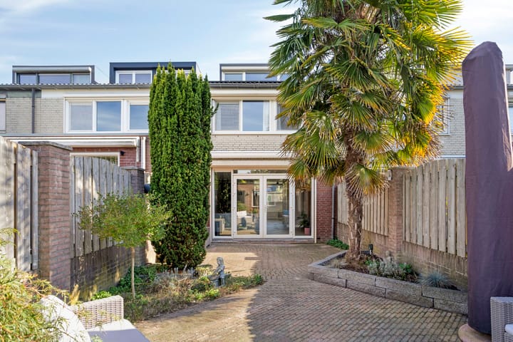 Tussenwoning te koop: Ophemertstraat 63, Tilburg