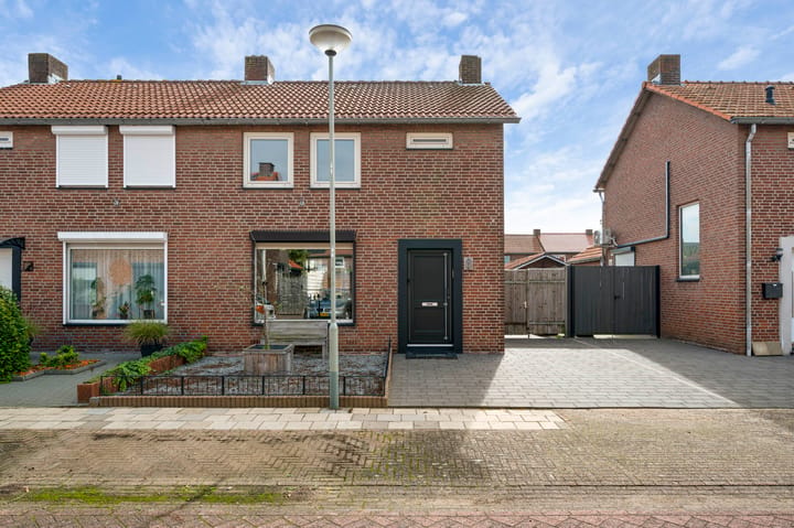 Twee-onder-één-kap te koop: St.Andreasstraat 8, Melick