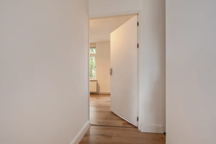 Photo 2 of Dirklangenstraat 98-A