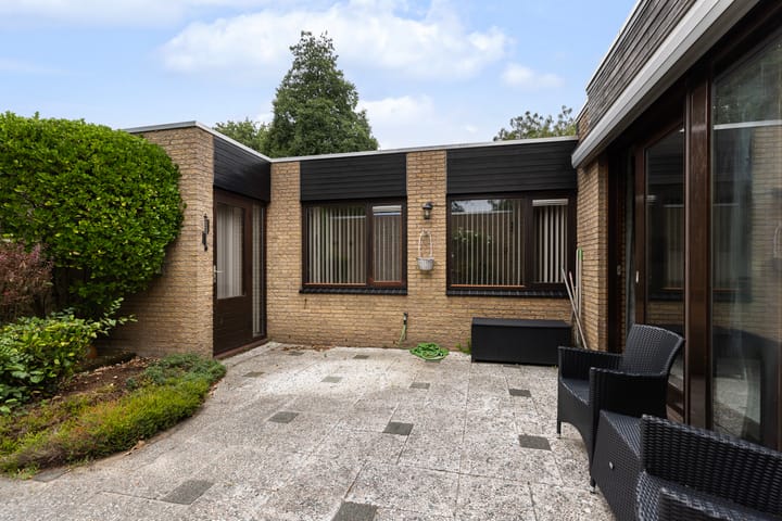 Tussenwoning te koop: Talmaplantsoen 26, Zwijndrecht