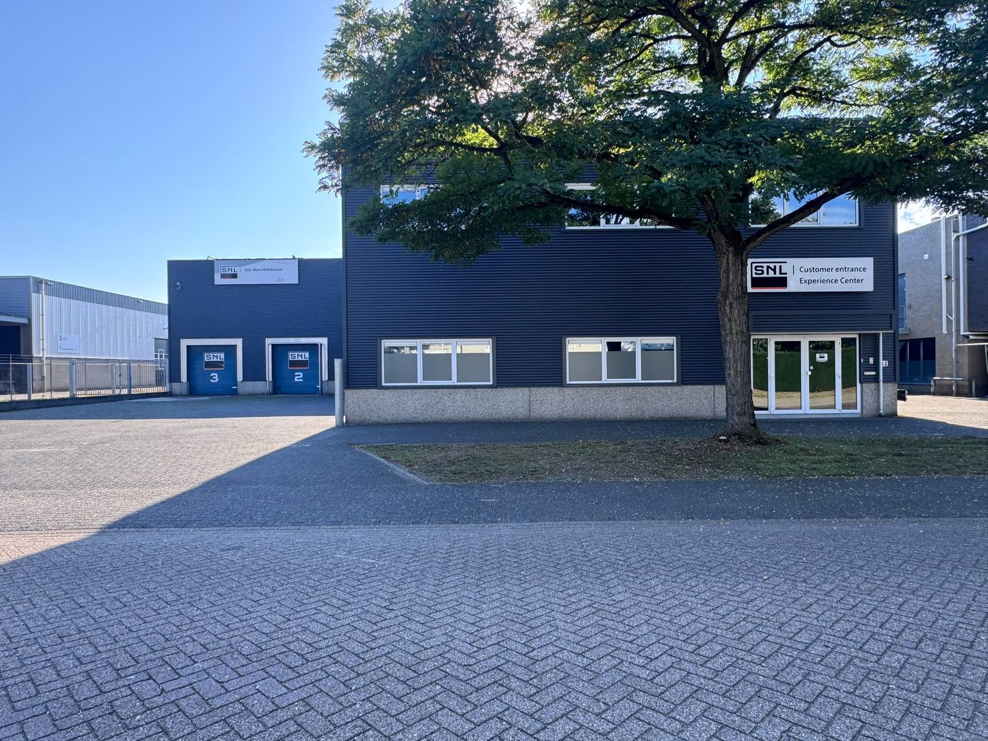 Bekijk foto 2 van Madame Curieweg 12