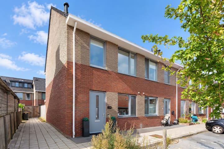 Hoekwoning te koop: Dahliastraat 11A, Baarn