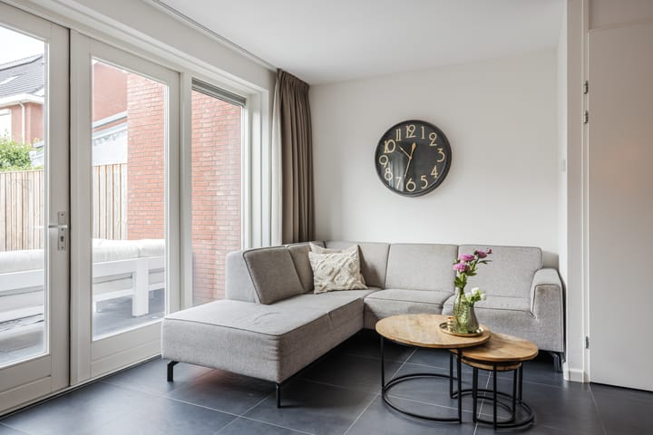 Tussenwoning te koop: Paulus Potterstraat 11, Raamsdonksveer