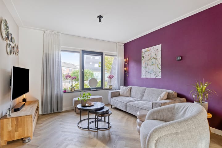 Hoekwoning te koop: Bernadottestraat 17, Hoofddorp