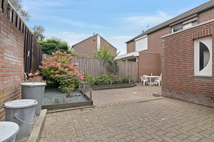 Tussenwoning te koop: Sijzenhof 30, Elsloo (Li)