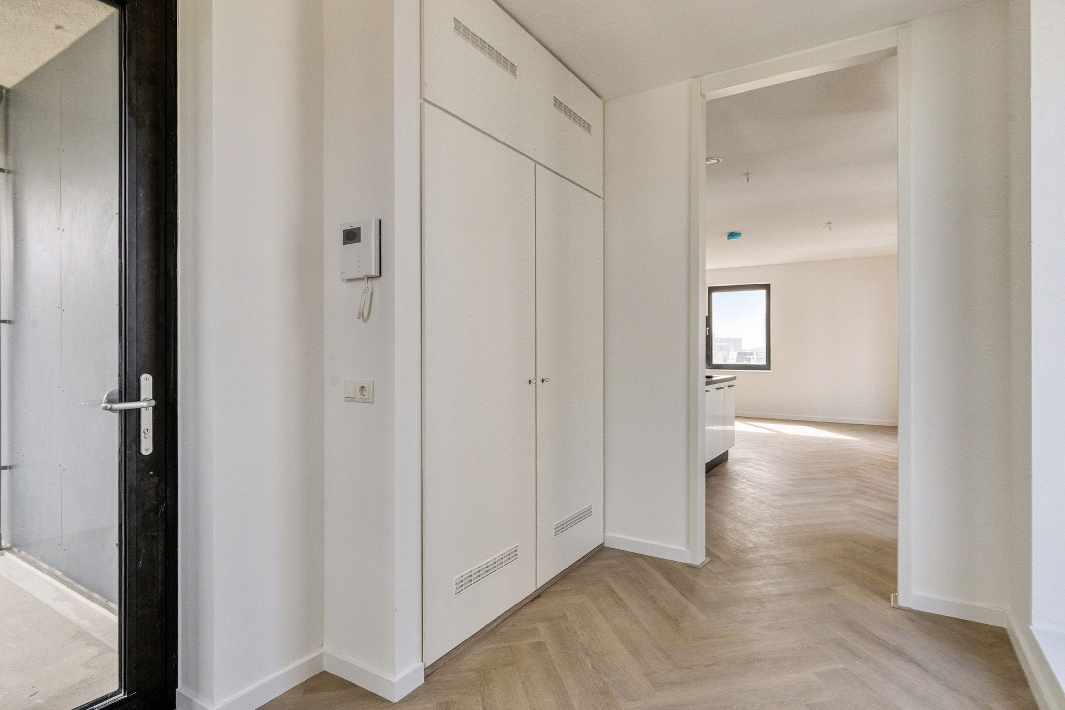 Photo 12 of Mies van der Rohestraat 299