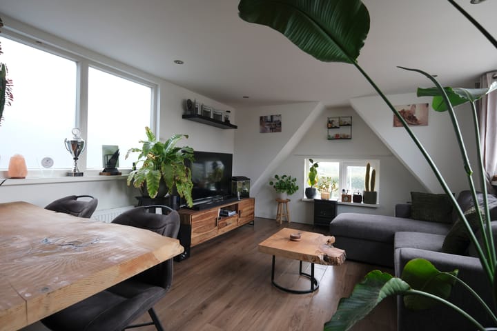 Appartement te koop: Dorpsstraat 49, Tuitjenhorn