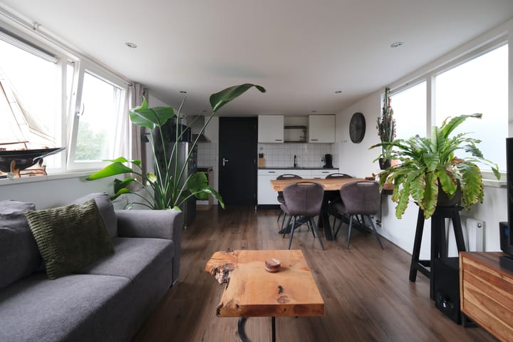 Appartement te koop: Dorpsstraat 49, Tuitjenhorn