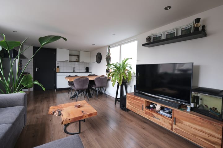 Appartement te koop: Dorpsstraat 49, Tuitjenhorn