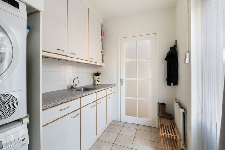 Tussenwoning te koop: Burgemeester Timmermanslaan 14, Harmelen