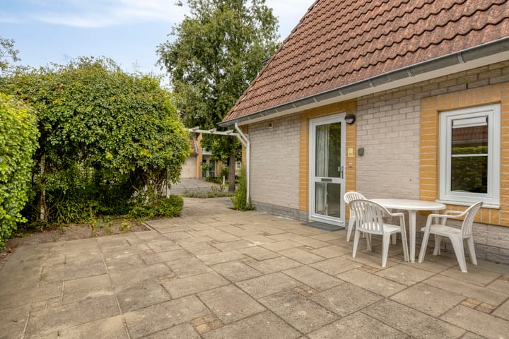 Twee-onder-één-kap te koop: Oosterscheldelaan 55, Kamperland