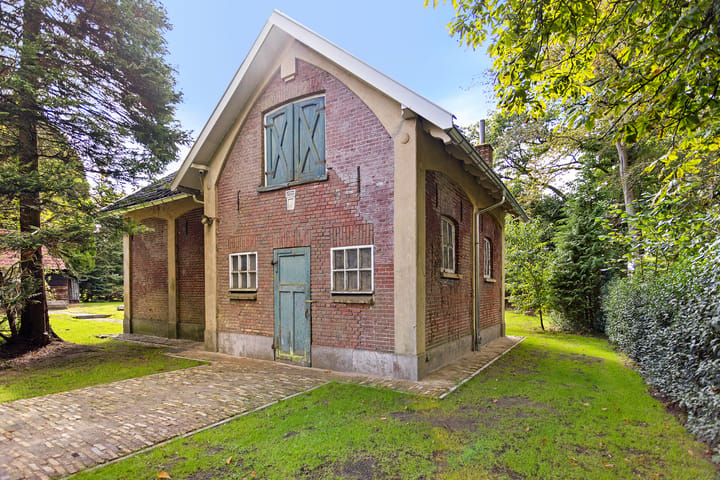 Vrijstaande woning te koop: De Braakweg 138, Enschede