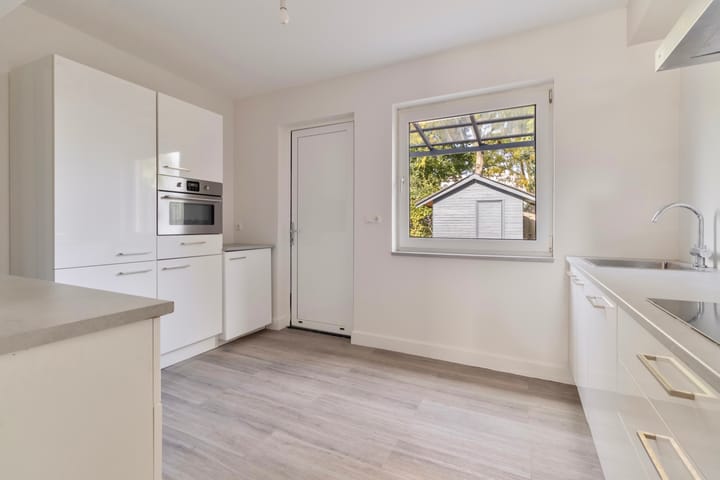 Tussenwoning te koop: Apollostraat 3, Roermond