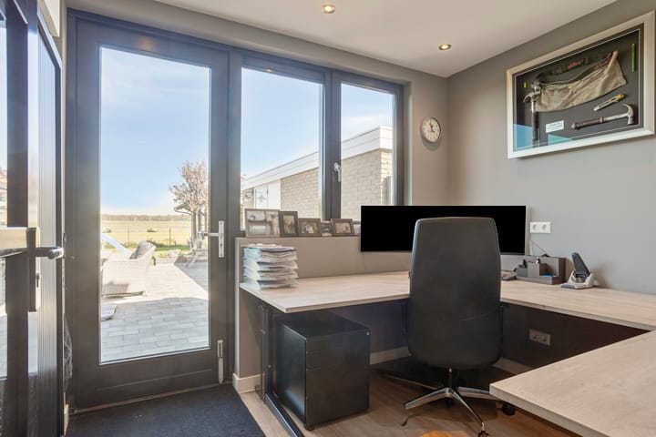 Twee-onder-één-kap te koop: Tarwestraat 43, Ridderkerk