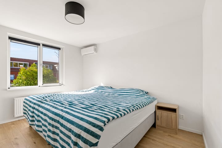 Tussenwoning te koop: Simon van Collemstraat 92, Almere