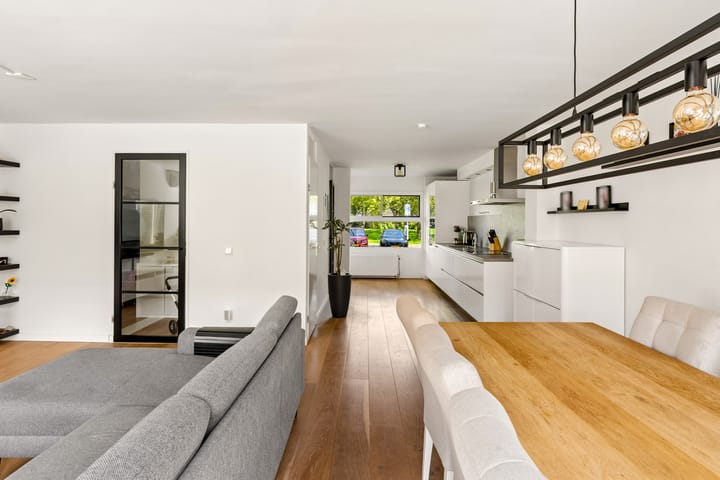 Tussenwoning te koop: Simon van Collemstraat 92, Almere