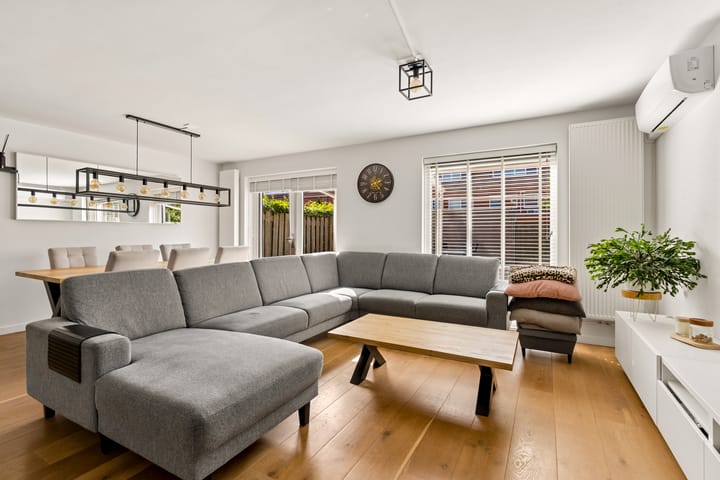 Tussenwoning te koop: Simon van Collemstraat 92, Almere