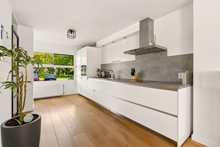 Tussenwoning te koop: Simon van Collemstraat 92, Almere