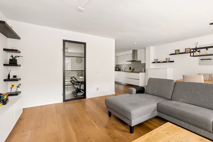 Tussenwoning te koop: Simon van Collemstraat 92, Almere