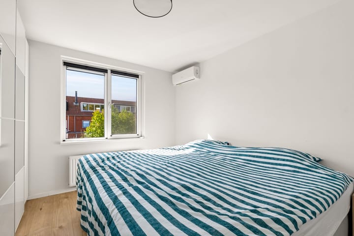 Tussenwoning te koop: Simon van Collemstraat 92, Almere