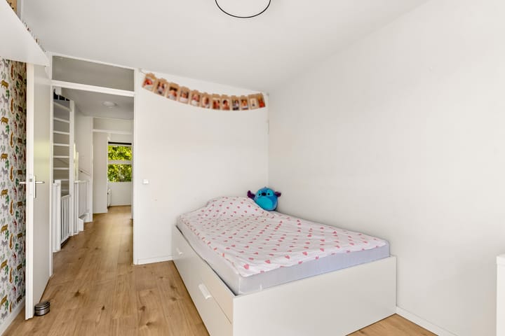 Tussenwoning te koop: Simon van Collemstraat 92, Almere